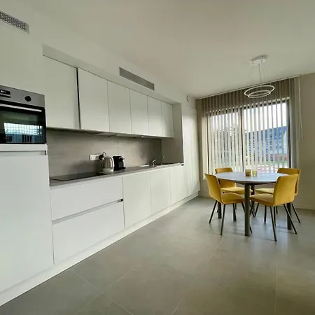 West Bay 4d 0103 Apartment *